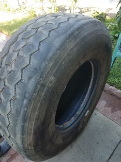 Tire llantas