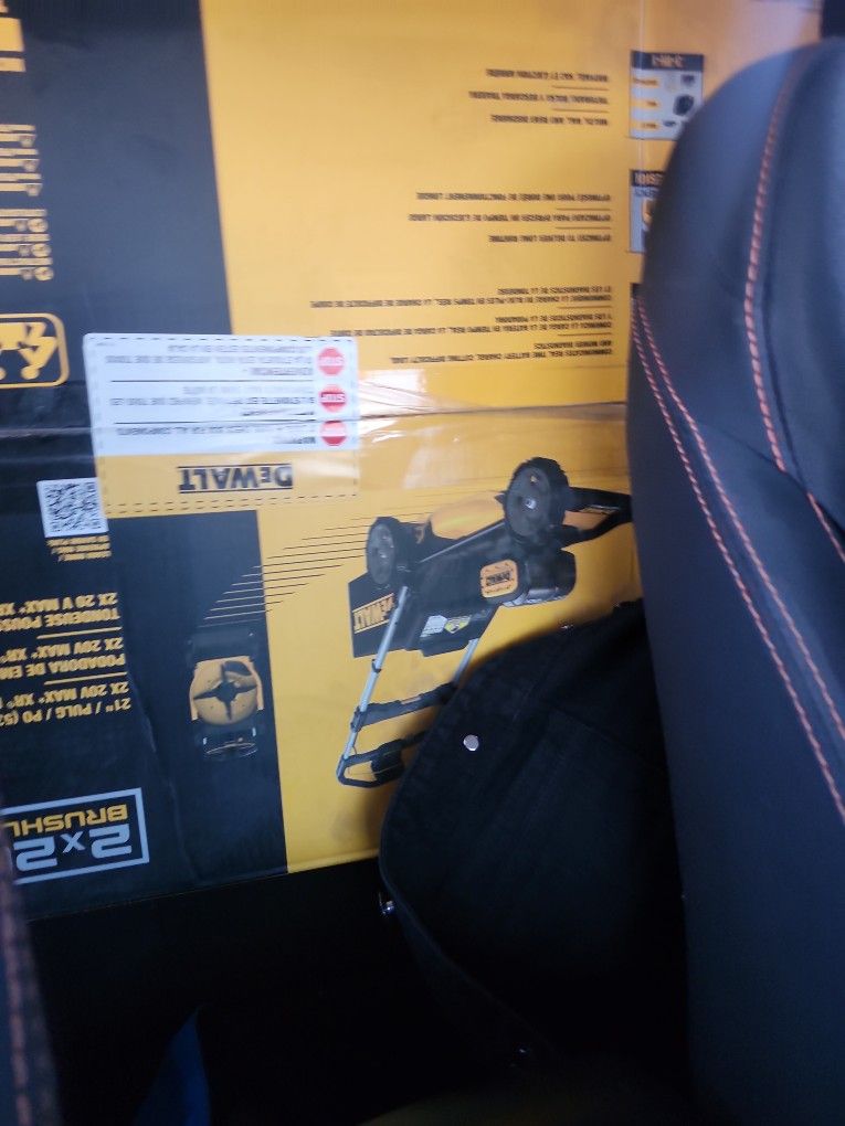 De WALT XR BRUSHLESS LAWNMOWER