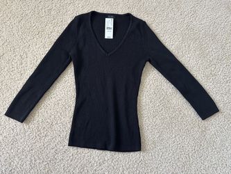 Black V-Neck Long Sleeve Top