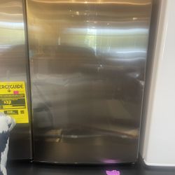 Arctic King 3.0 Cu ft Upright Freezer Stainless Steel Door, E-star new