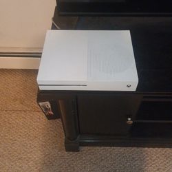 Xbox 1 S Previous Generation 1tb