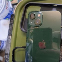 I Phone 13 Pro  (DARK GREEN)