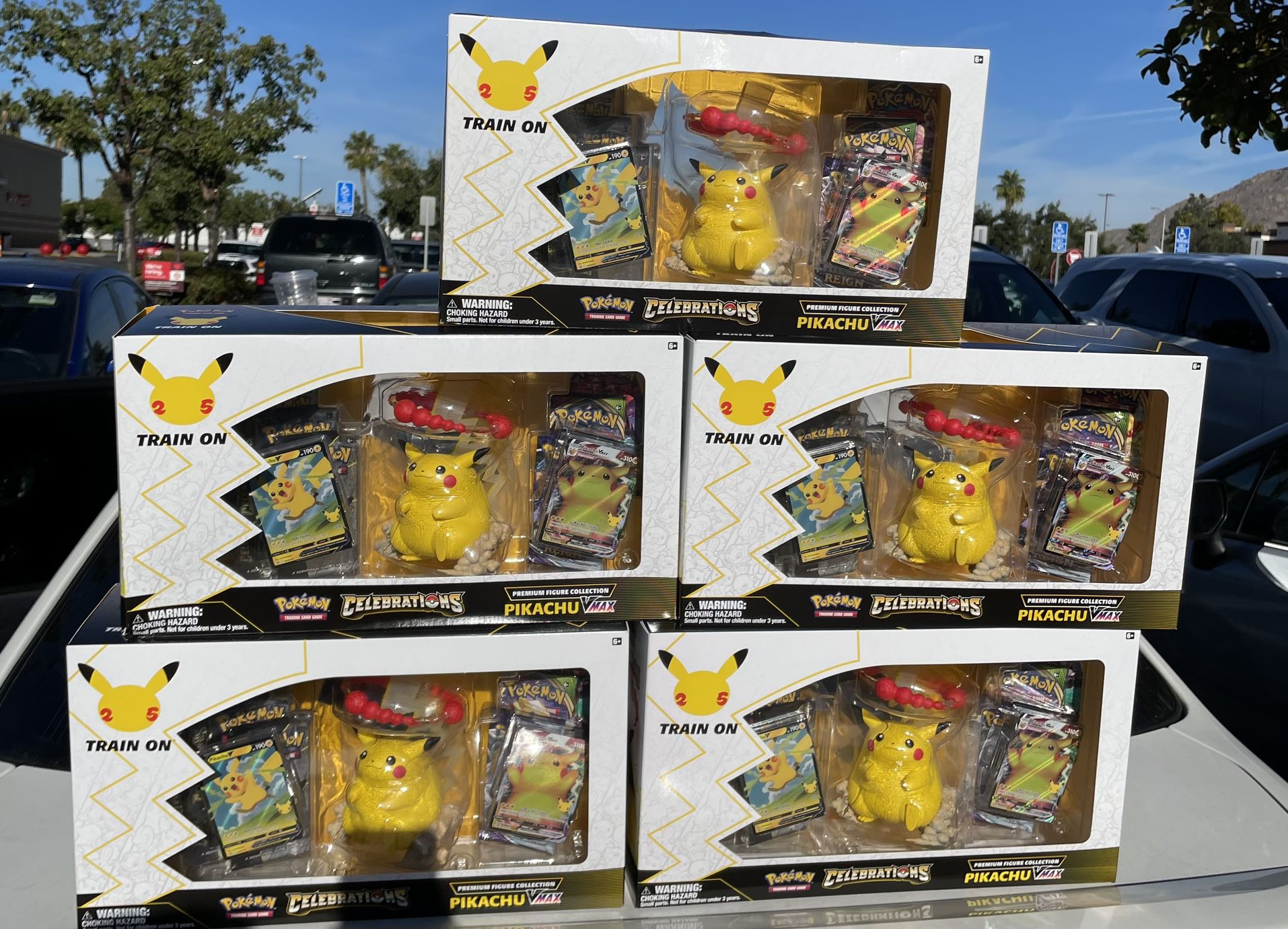 Pikachu VMAX Figure Premium Collection Pokemon Celebrations 