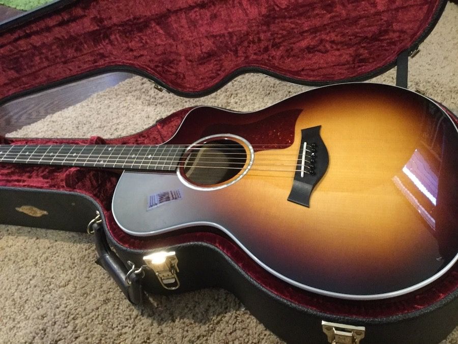 6 String Taylor Acoustic Electric 214 SB with Hardcase