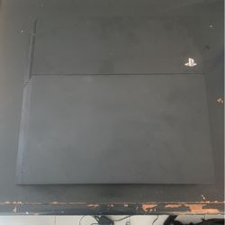 PS4 500 GB Set (Missing Power Cord)