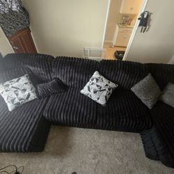 🔥 Ashley Plush Corduroy Sectional Sofa – Dual Chaise – Modern Black – Excellent Condition 🔥