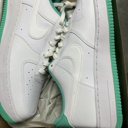 Men’s Nike Air Force Ones Low