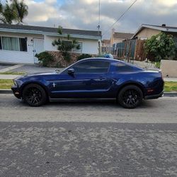 2012 Ford Mustang automatic 