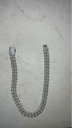 Mossinite chain