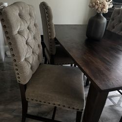 Crate And Barrel dining Table And Chairs 