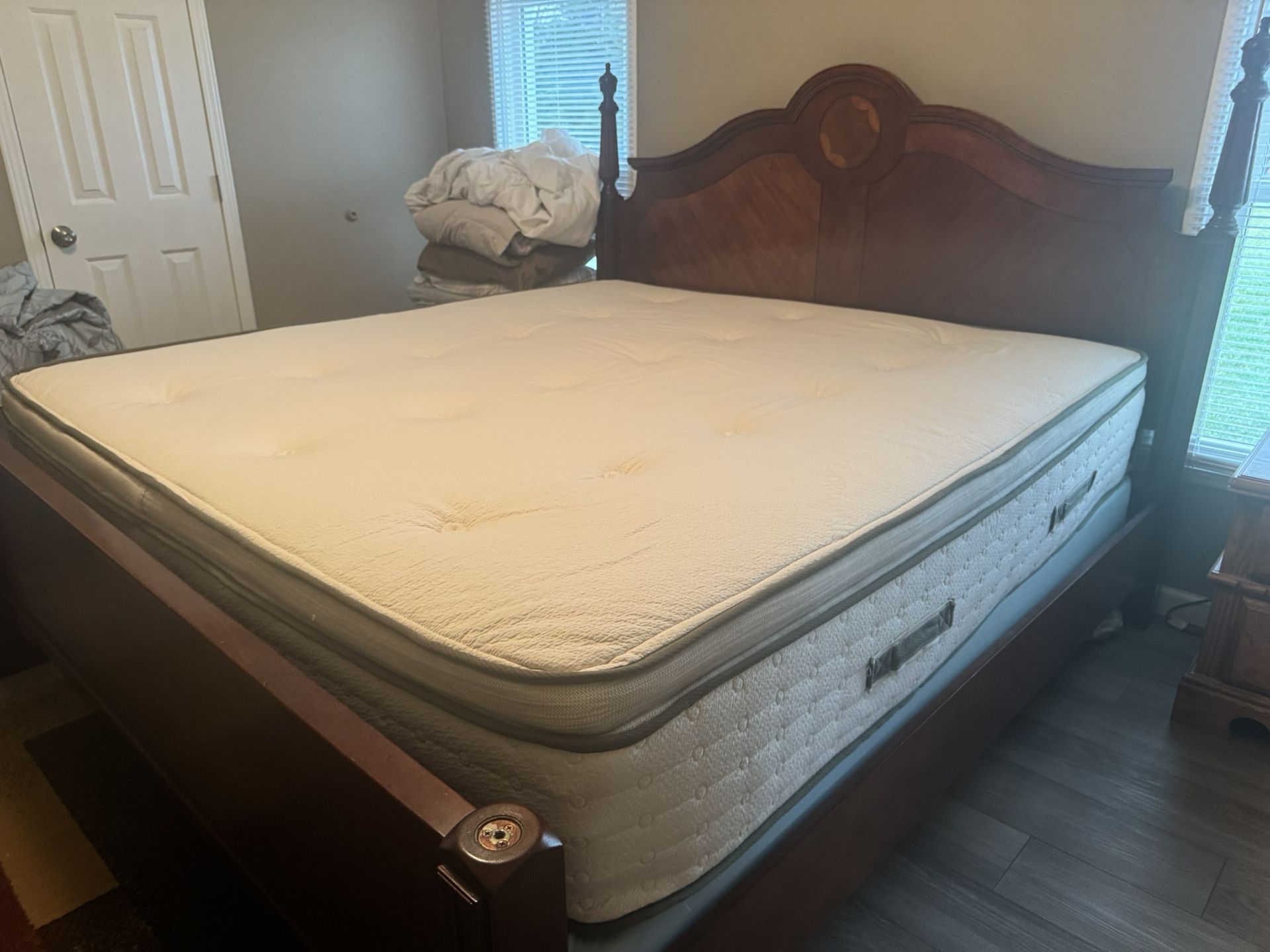 Avocado, Green King Pillow Top Mattress/ Box Spring &frame