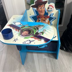 Toddler Toy Story Desk