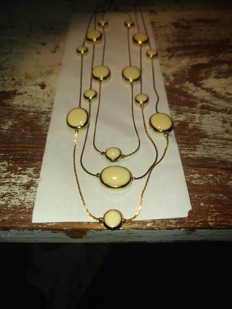 Beautiful Gold Chain With Off White Double Sided Stone