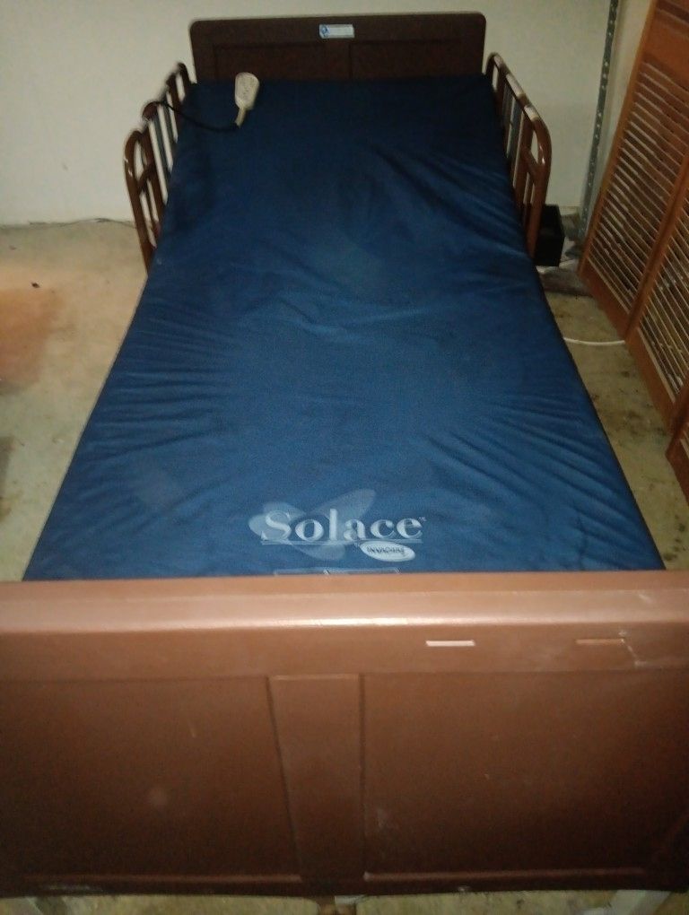 HOSPITAL BED ( HARDLY USED )