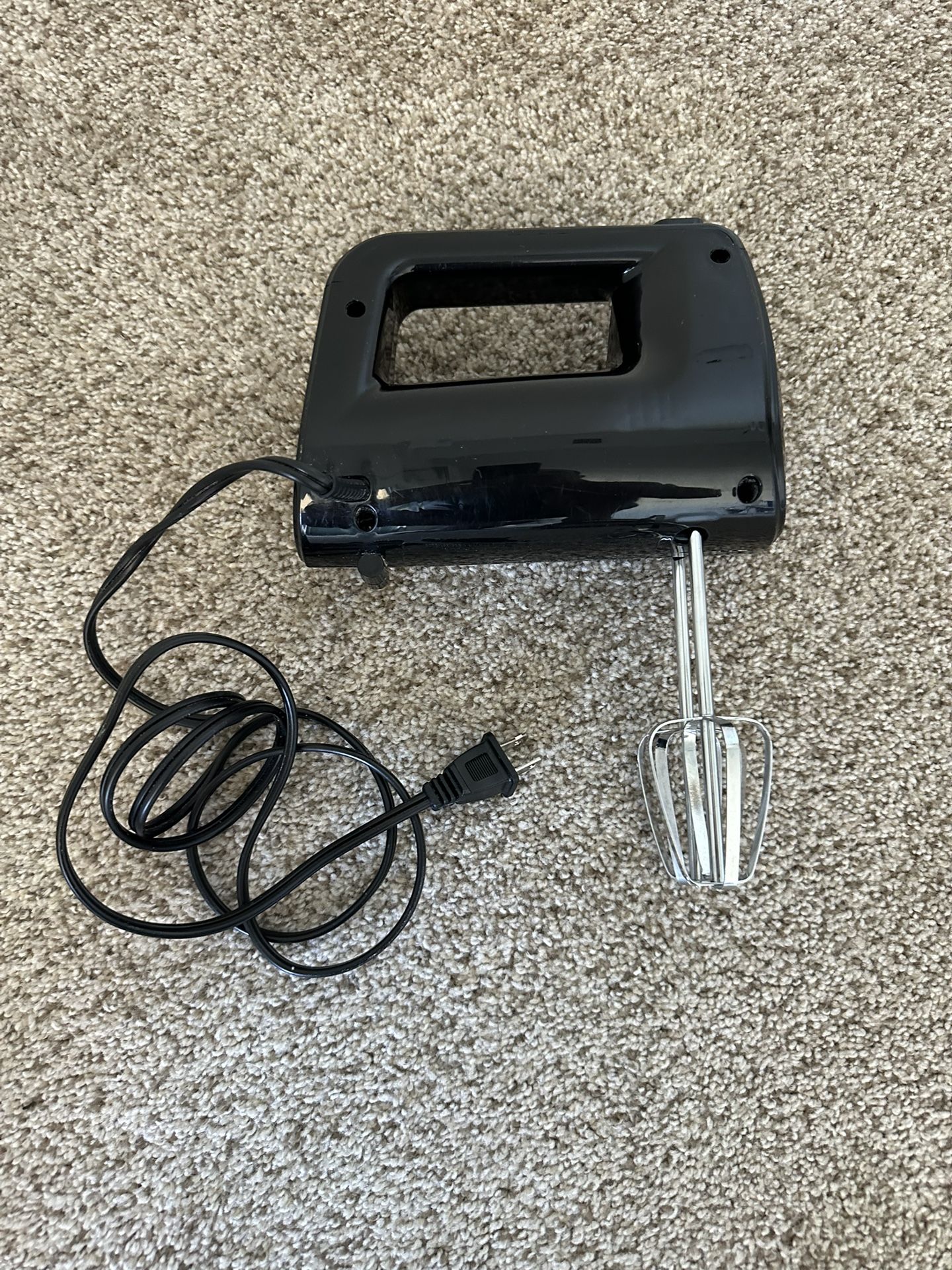 Mainstays Corded Hand Mixer 5-Speed Kitchen Appliance Black.