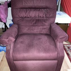Power Lift And Recliner Chair!!!
