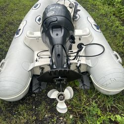 Dingy With Fully Serviced 4 Stroke 25hp Yamaha Engine With Only 23 Hrs On It 
