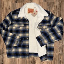 New Men’s Size Medium Levi’s Plaid Sherpa Jacket 