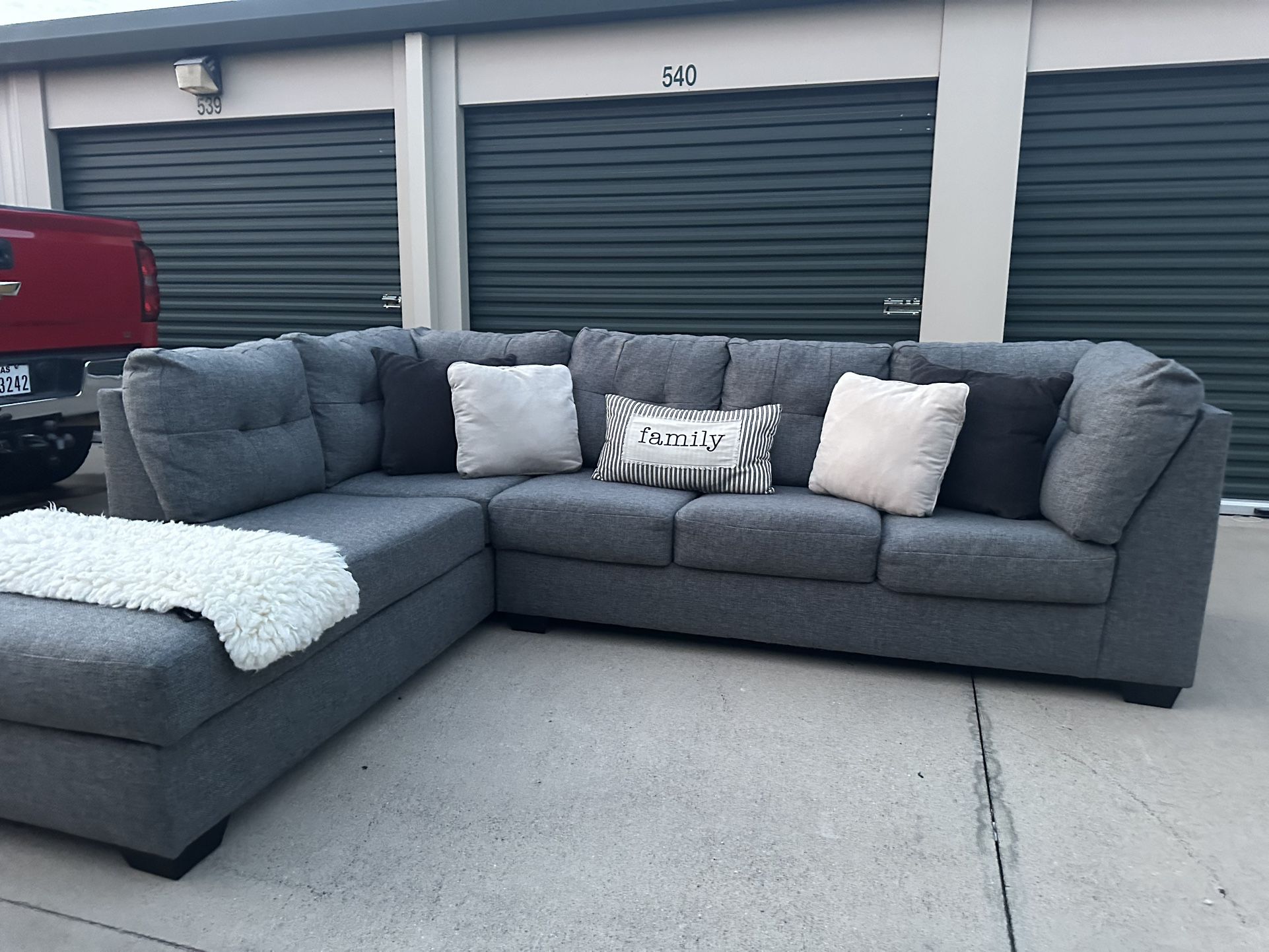 FREE DELIVERY LIGHT GRAY SECTIONAL 