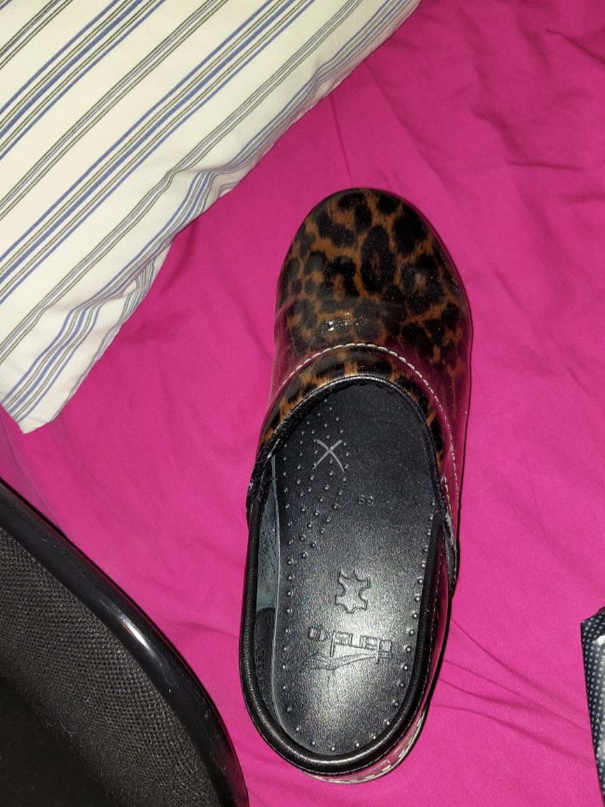Slightly Used Official DANSKO
