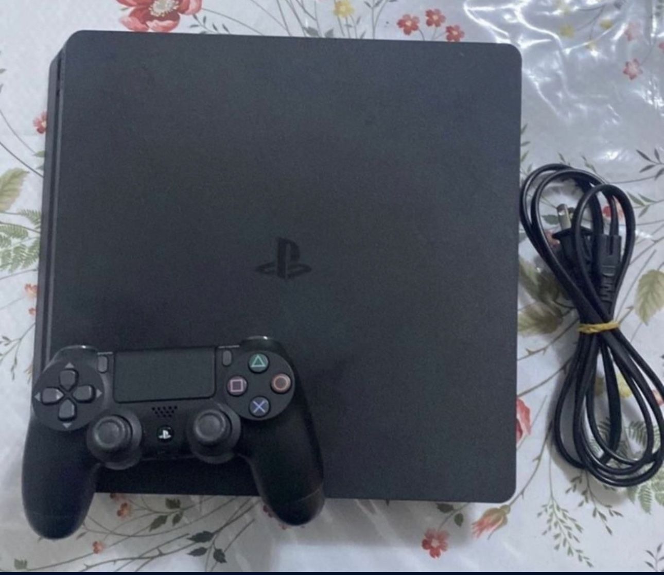 Selling My PS4 Slim For $200 Only Everything Works I’m Very Legit As You Can See