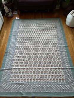 Patterned Living room rug (Zara)