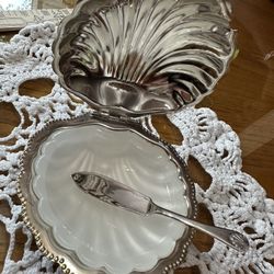 Silver Plated Caviar Server In A Clamshell Made In England With With Service Knife