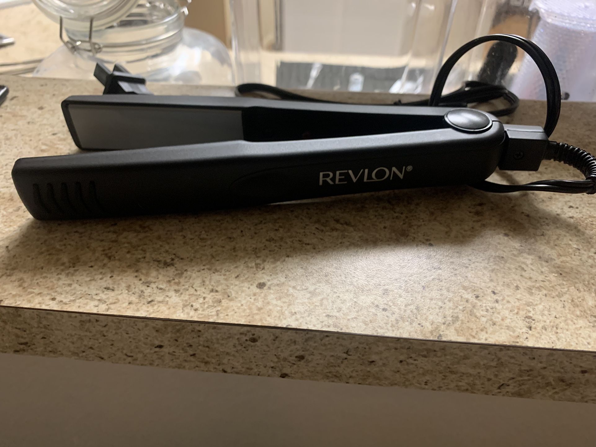 Revlon Essentials Ceramic 1" Flat Iron, Black