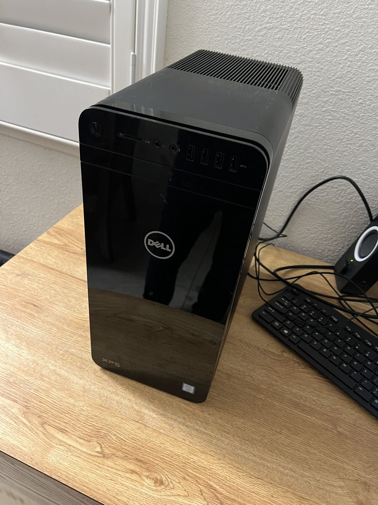 Dell XPS Desktop i7-7700 8GB DDR4 120GB SSD 1TB HDD GTX 1050Ti WiFi Bluetooth Wins 11