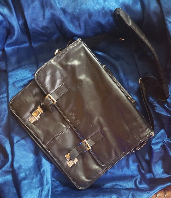 Kenneth Cole Laptop Briefcase. Or Man Bag