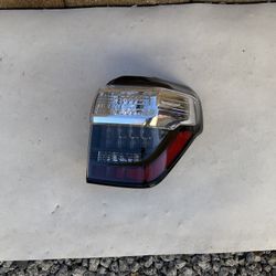 Toyota 4Runner Tailight 2014-2020, Toyota 4Runner Tail Light, OEM ORIGINAL TOYOTA PART, passenger side 