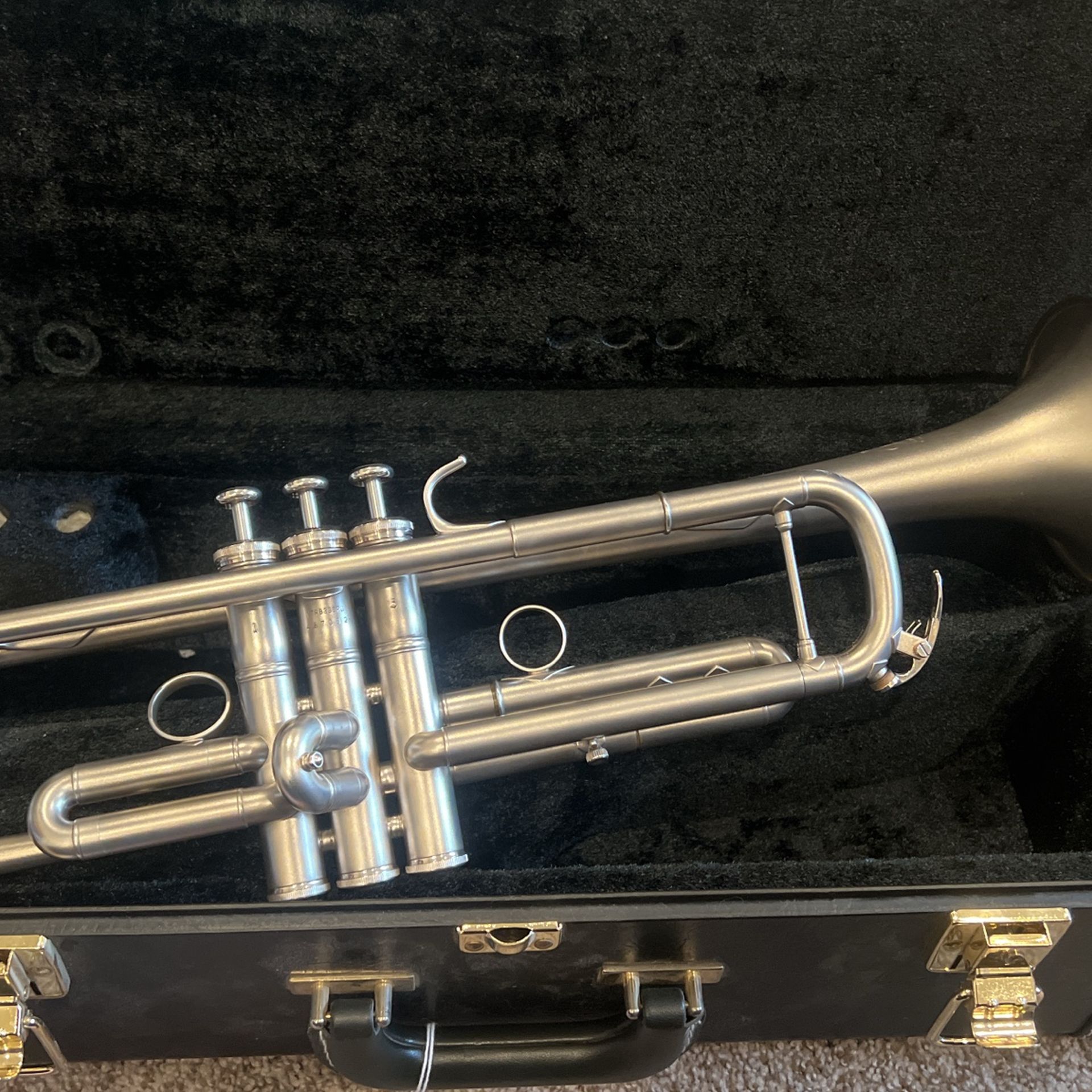 Yamaha Xeno 8335RG Trumpet (Matte Silver) OPEN TO OFFERS