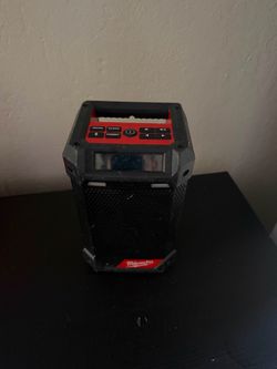 Radio inalámbrica Milwaukee 2951-20 M12 de ion de litio.