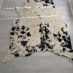 Zahara Faux Cowhide Washable Rug | Black - 5' x 6' 7"