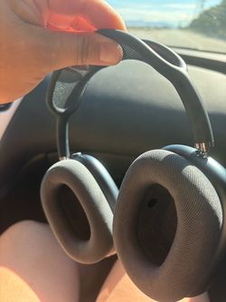AirPod maxes