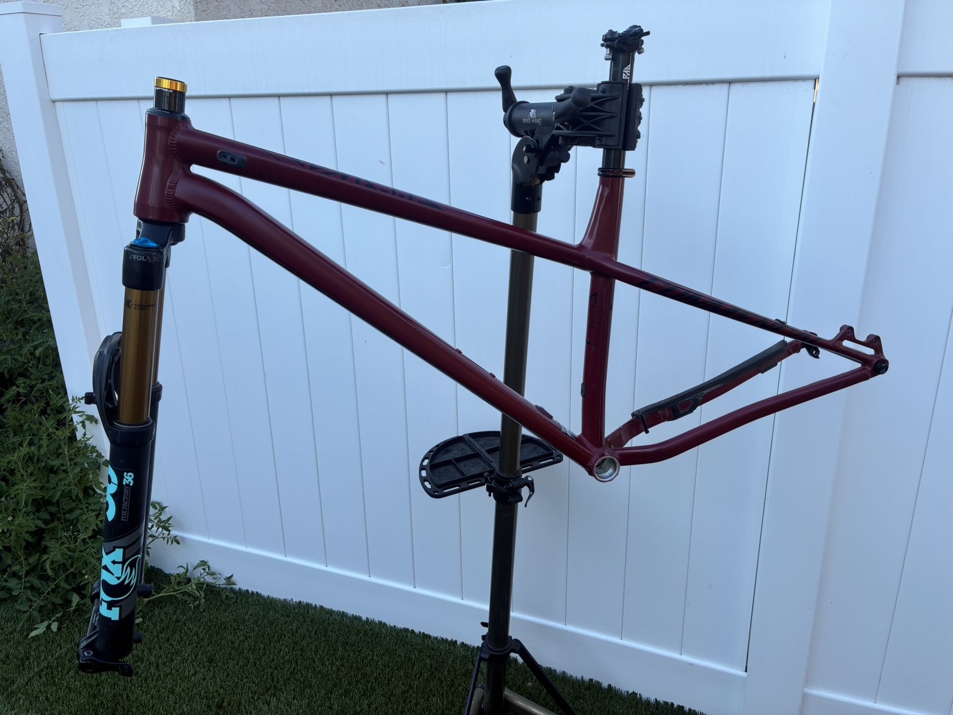 Commencal Meta HT Mtb Frame And Form