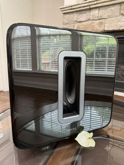 Sonos Sub (Gen 3) Wireless Subwoofer - Model S26 (Gloss Black) - Like New