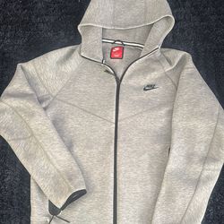 Grey Nike Tech Fleece Hoodie Size Medium Fits Small $40