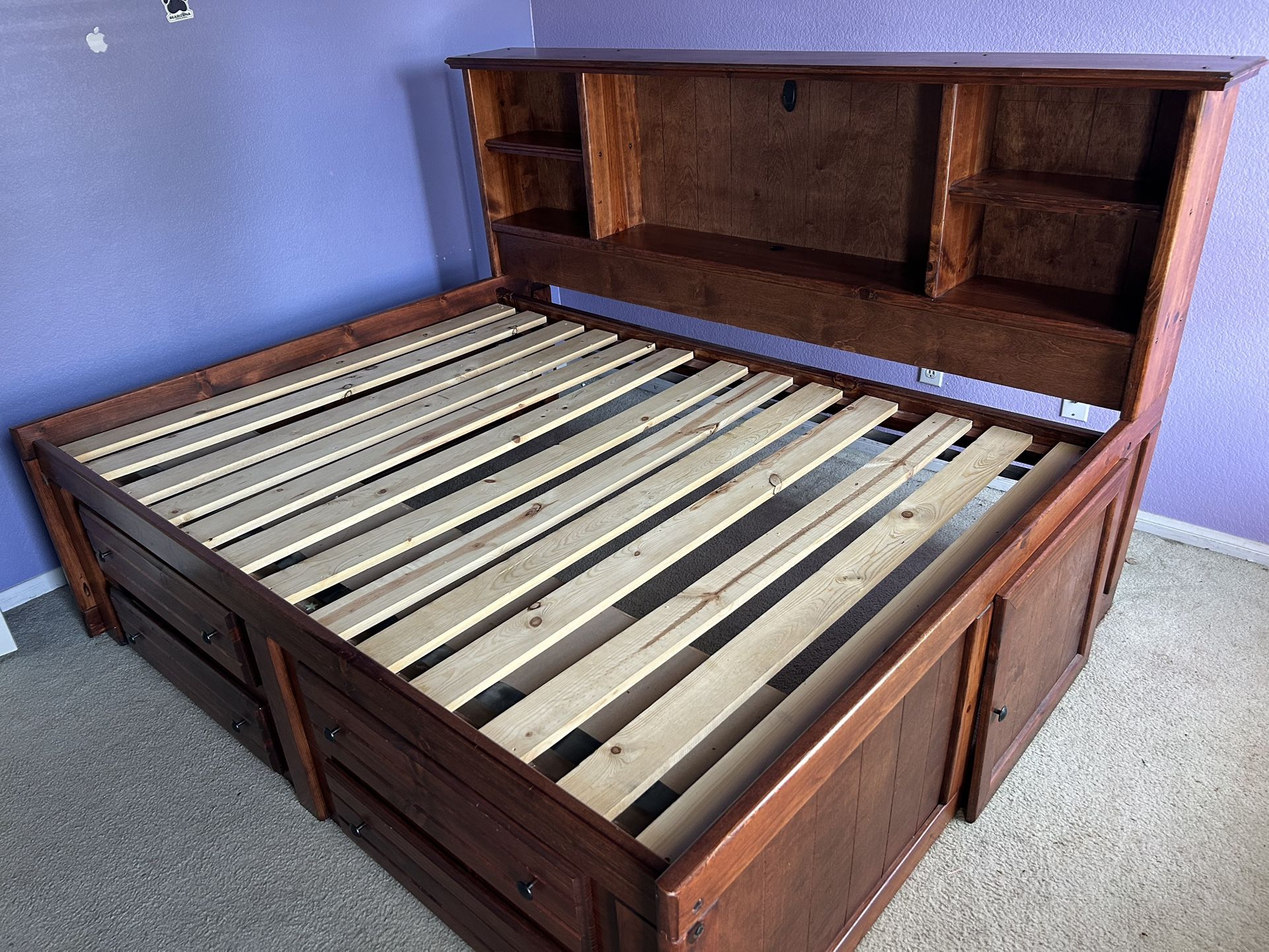 Solid Wood Daybed w/bookshelf & Storage