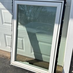 Vinyl Casement Window 32” x 46”