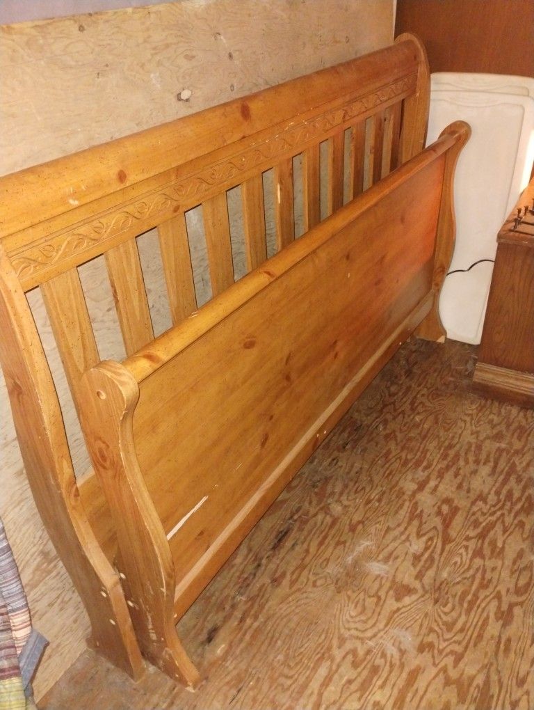 Solid Wood Queen Size Sleigh Bed Frame