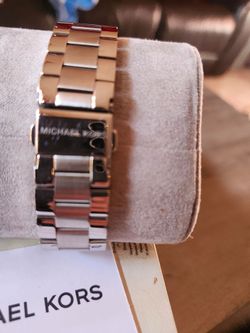 One time used only>> watch MICHAEL KORS
