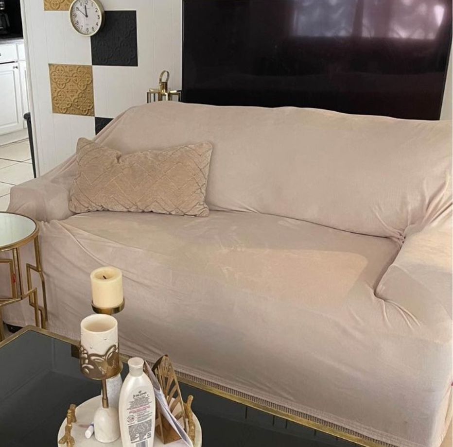 Small Couch 🛋️