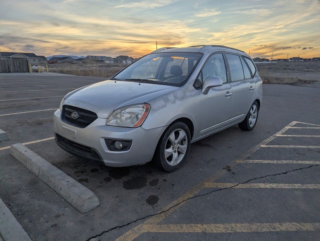 2007 KIA Rondo