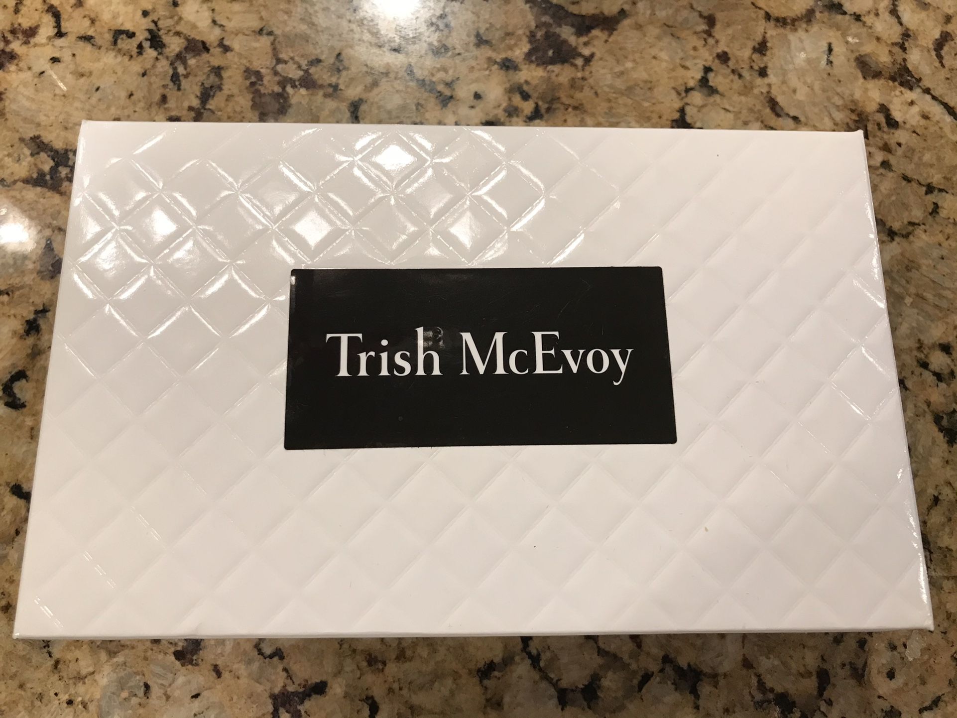 Brand New Trish McEvoy Makeup Brush Set ( 2 Face + 2 Eye Brushes)
