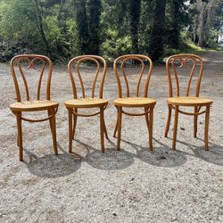 Set Of 4 Vintage Bentwood Chairs 