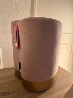 BRAND NEW Vanity Impressions x Hello Kitty Vanity Stool - Pink