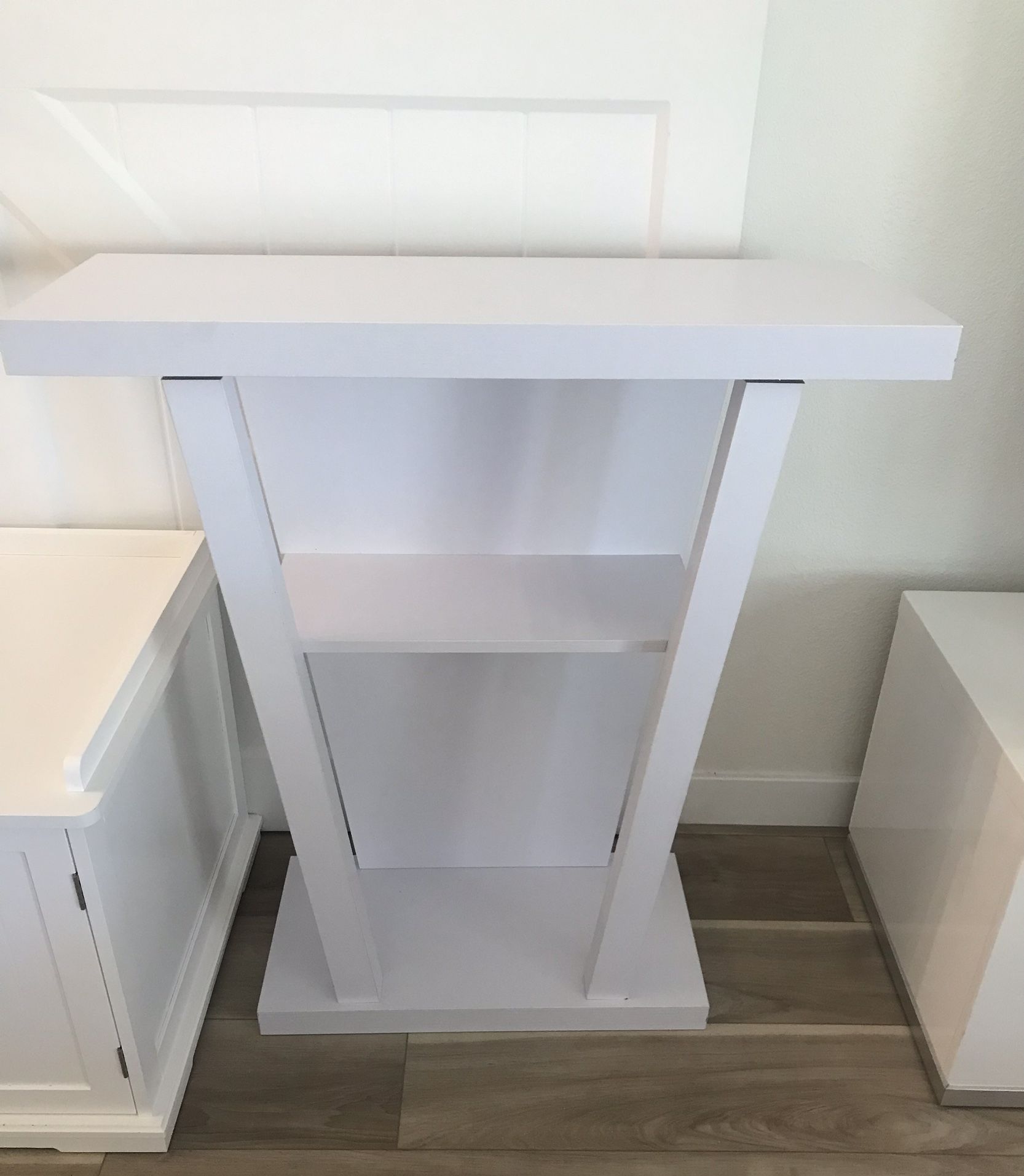 White Entry/Sofa Table/Shelf