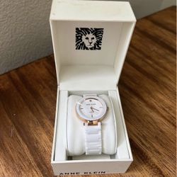 New Women’s Accessory 