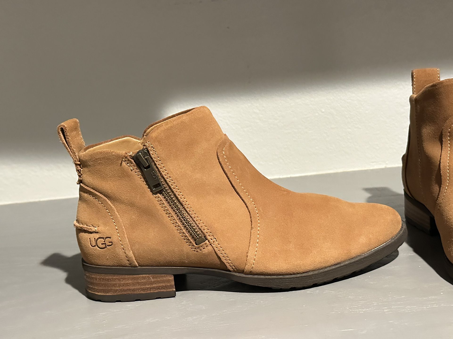 Uggs Woman Waterproof Boots